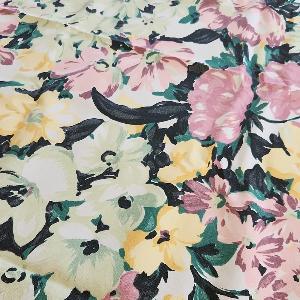 Vintage Italian Made Rectangular Floral Patterned Table Cloth